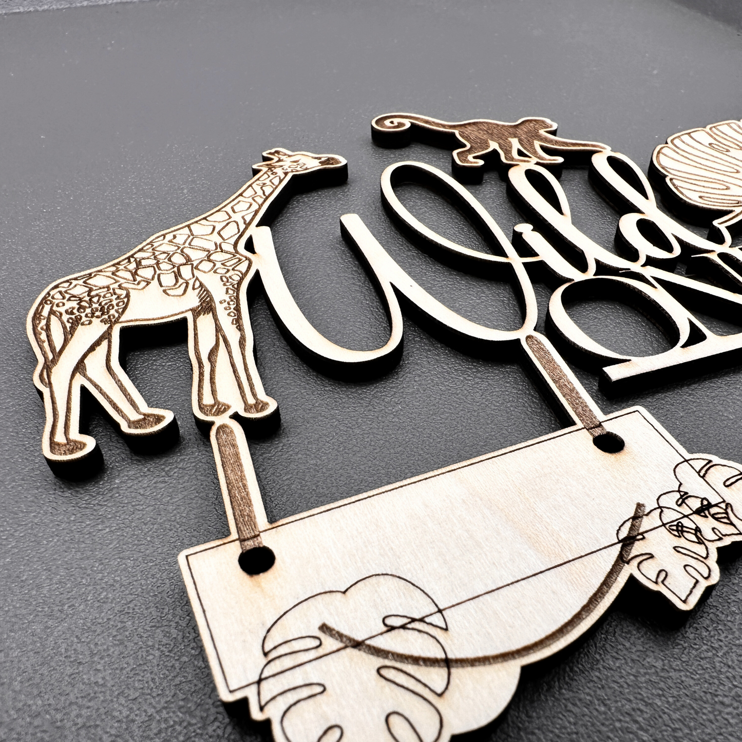 Geburtstag Cake Topper "Wild One" Personalisiert aus Holz - Happy Bumblebee