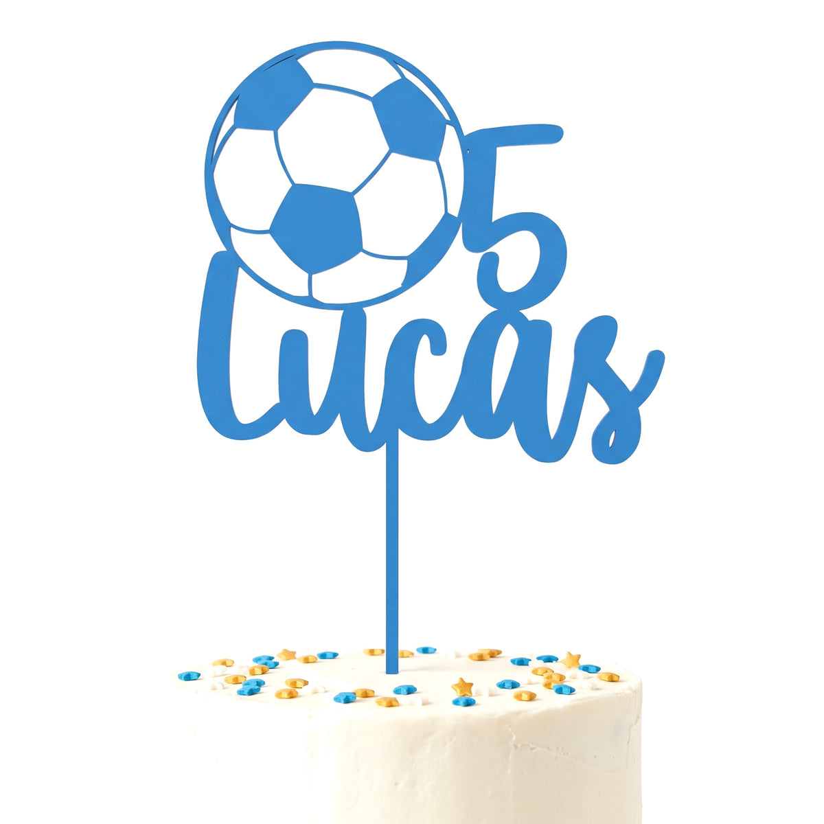 Fußball Cake Topper in Blau auf Torte, weißer Hintergrund