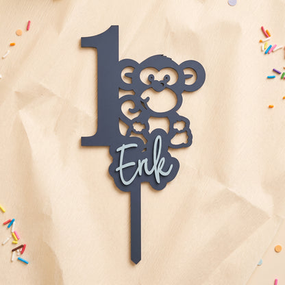 Geburtstags-Cake-Topper "Zahl mit Affe" personalisiert, auf cremefarbenem Krepppapier