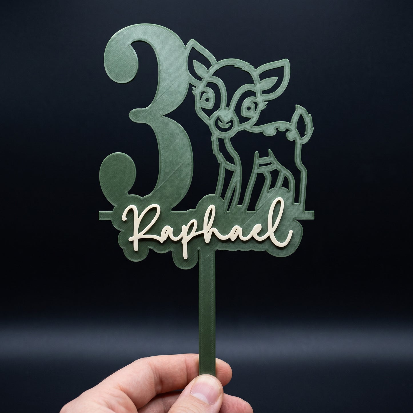 Cake Topper Zahl mit Reh, in der Hand gehalten