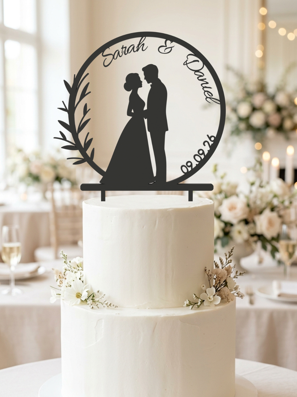 Cake Topper Brautpaar im Zweigkranz Gold, Pose Von Angesicht zu Angesicht, Nahaufnahme