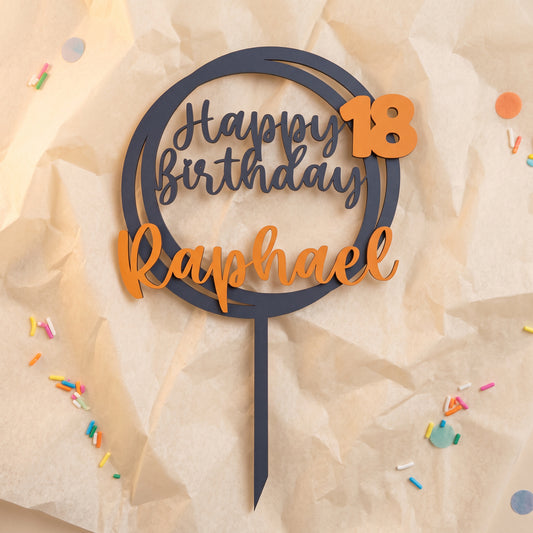 Cake Topper Geburtstag Happy Birthday Kreis mit Name auf cremefarbenem Krepppapier