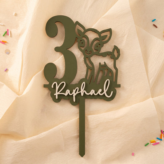 Geburtstags-Cake-Topper "Zahl mit Reh" personalisiert, auf cremefarbenem Krepppapier