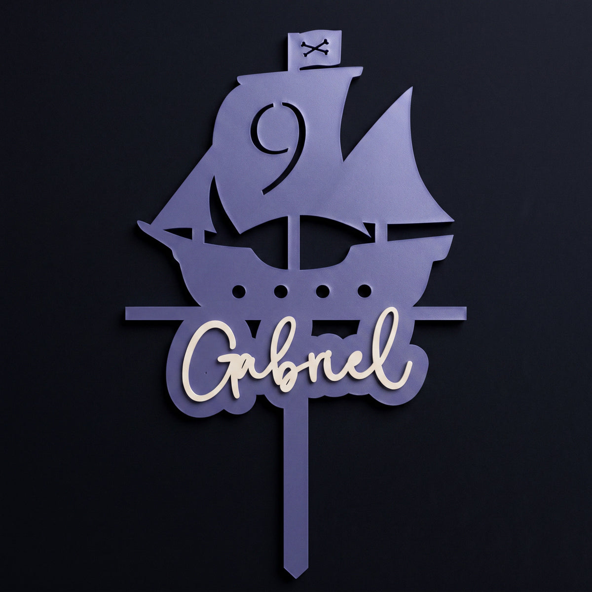 Cake Topper Zahl mit Piratenschiff, Flatlay-Ansicht