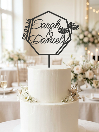 Hochzeit Cake Topper "Namen im Vieleck mit Blüten" Personalisiert - Happy Bumblebee