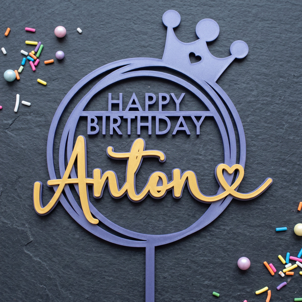 Geburtstag Cake Topper Happy Birthday mit Krone Flatlay