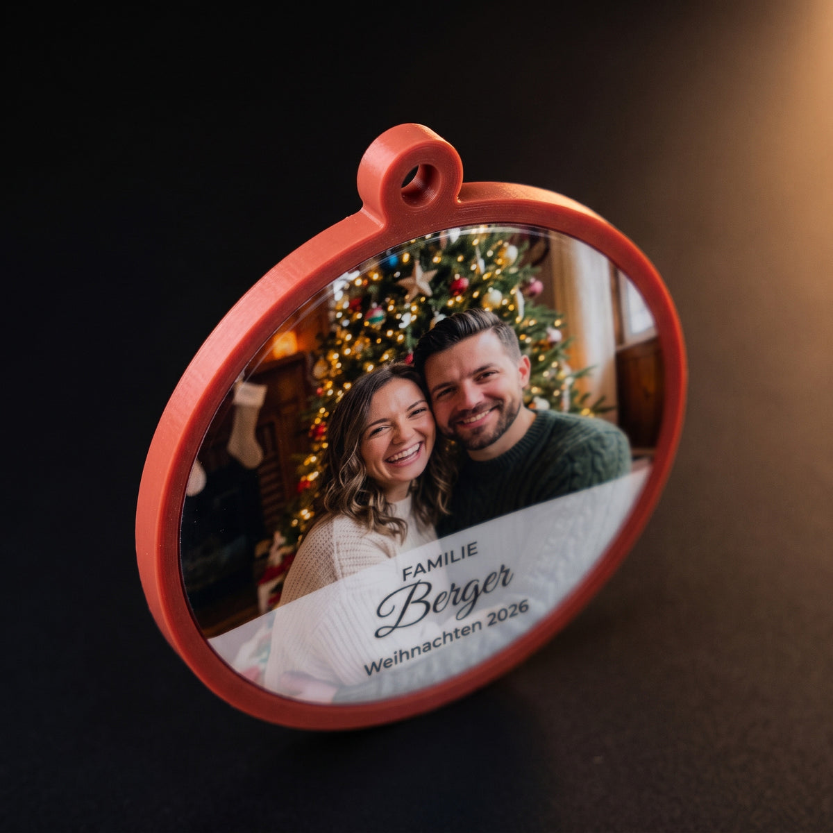 Weihnachtskugel mit Foto – Öse und Kante im Detail