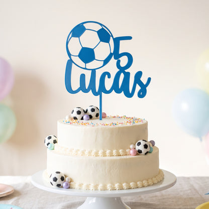 Cake Topper Geburtstag Fußball mit Zahl und Name in Blau auf Geburtstagstorte