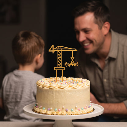 Kran Cake Topper auf Geburtstagstorte mit Familie