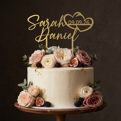 Cake Topper Hochzeit Namen mit Doppelherz in Gold auf Hochzeitstorte