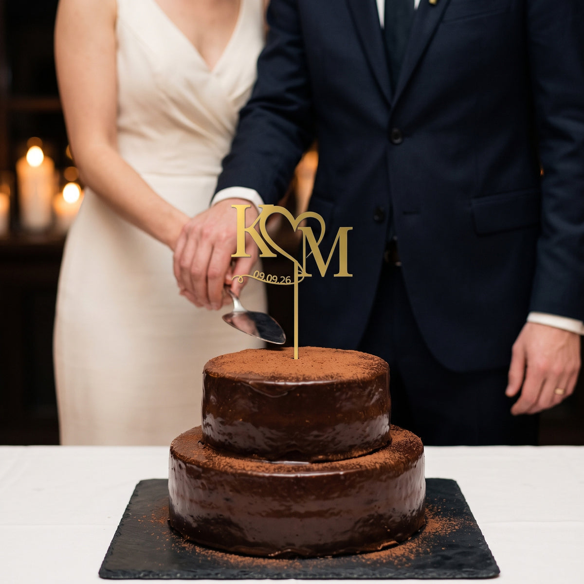 Cake Topper Hochzeit Initialen mit Herz und Datum Personenbild-Gold