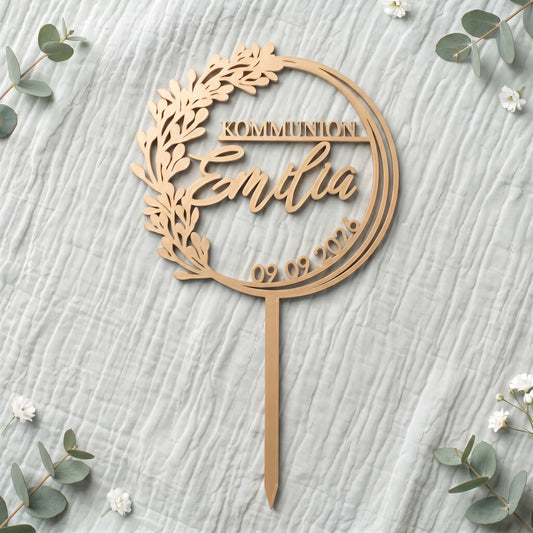 Cake Topper Kommunion Name im Zweigkranz in Gold auf salbeigruenem Musselin