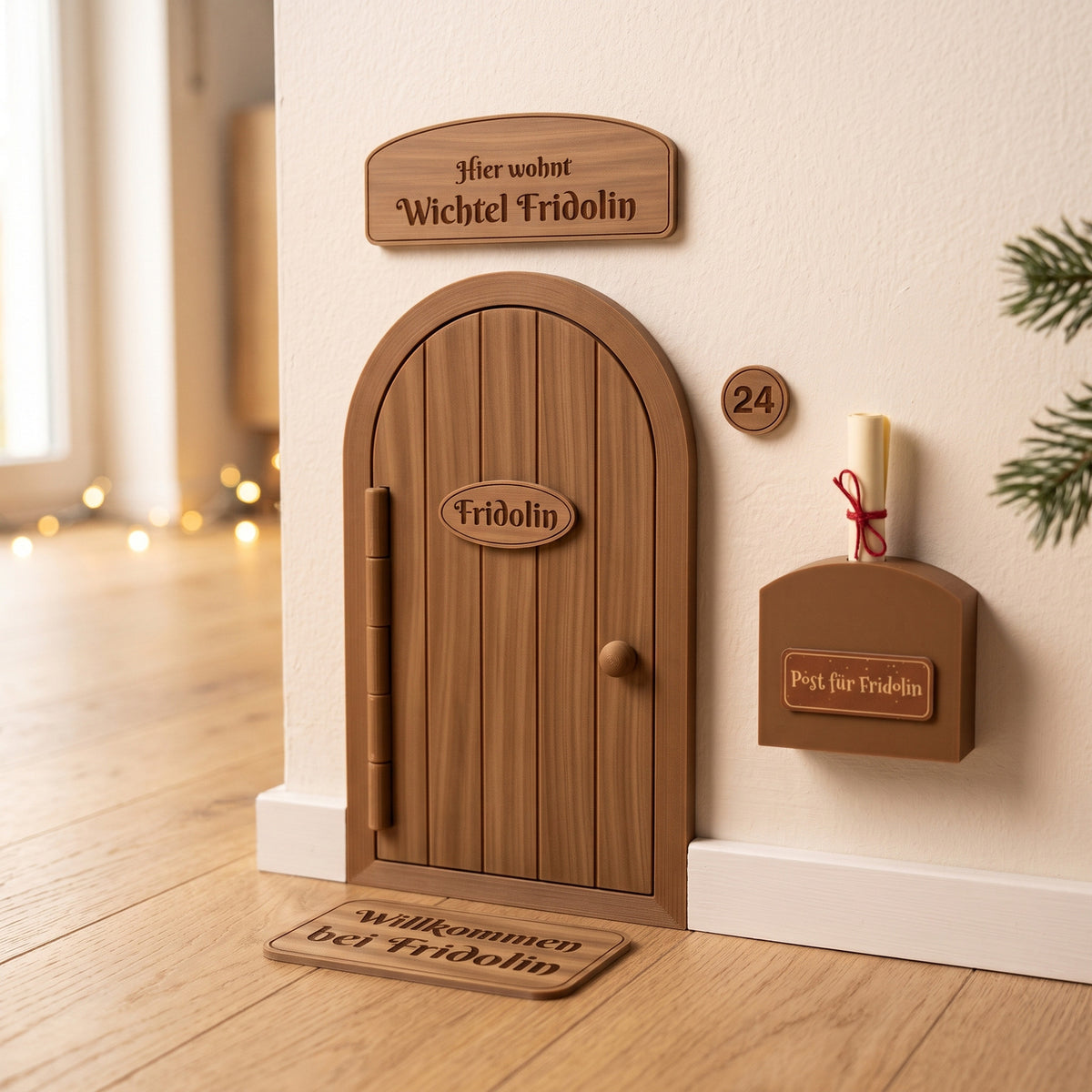 Wichteltür personalisiert WK Holz Szene 1600