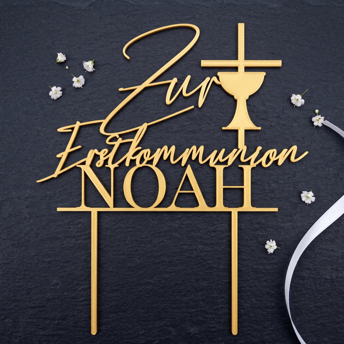Cake Topper Kommunion Kelch in Gold auf Schiefer