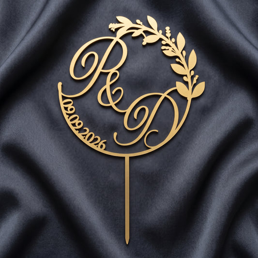 Hochzeit Cake Topper Monogramm im Kranz in Gold auf dunkler Seide