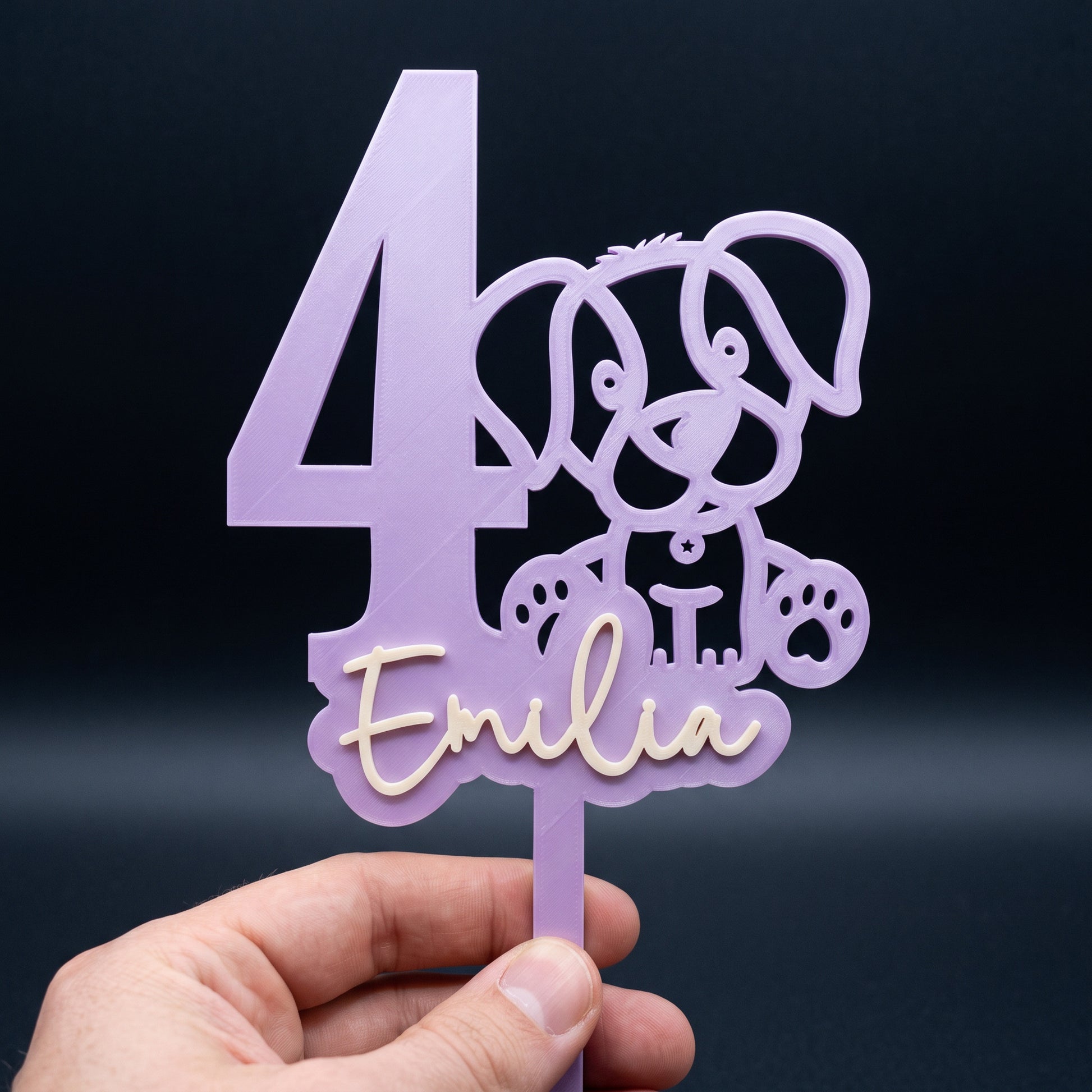 Cake Topper Zahl mit Hund, in der Hand gehalten