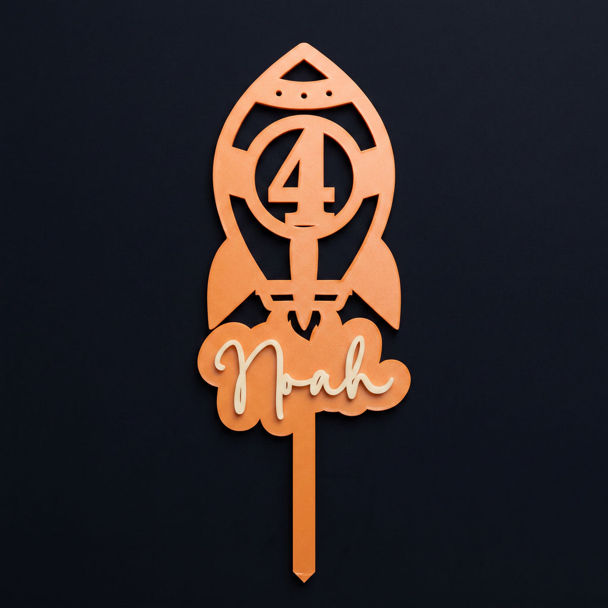 Cake Topper Zahl mit Rakete, Flatlay-Ansicht