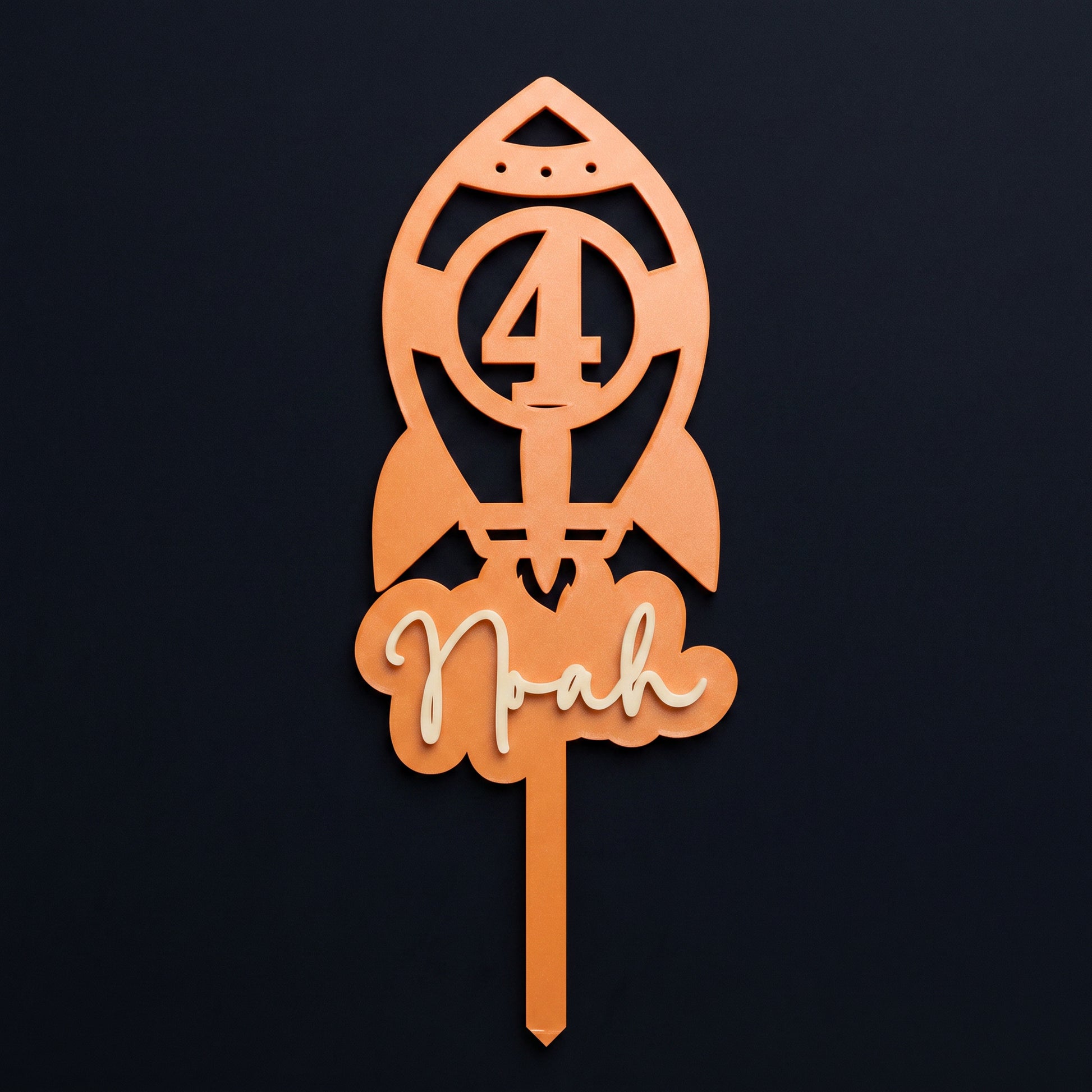 Cake Topper Zahl mit Rakete, Flatlay-Ansicht