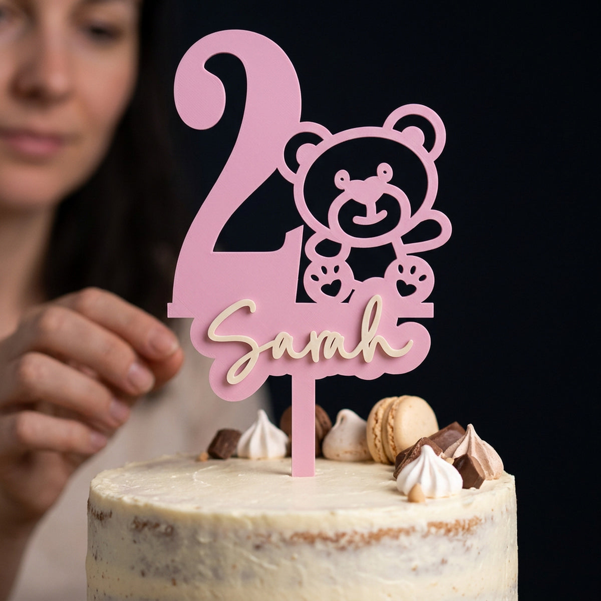 Cake Topper Zahl mit Teddybär, im Einsatz auf einer Geburtstagstorte