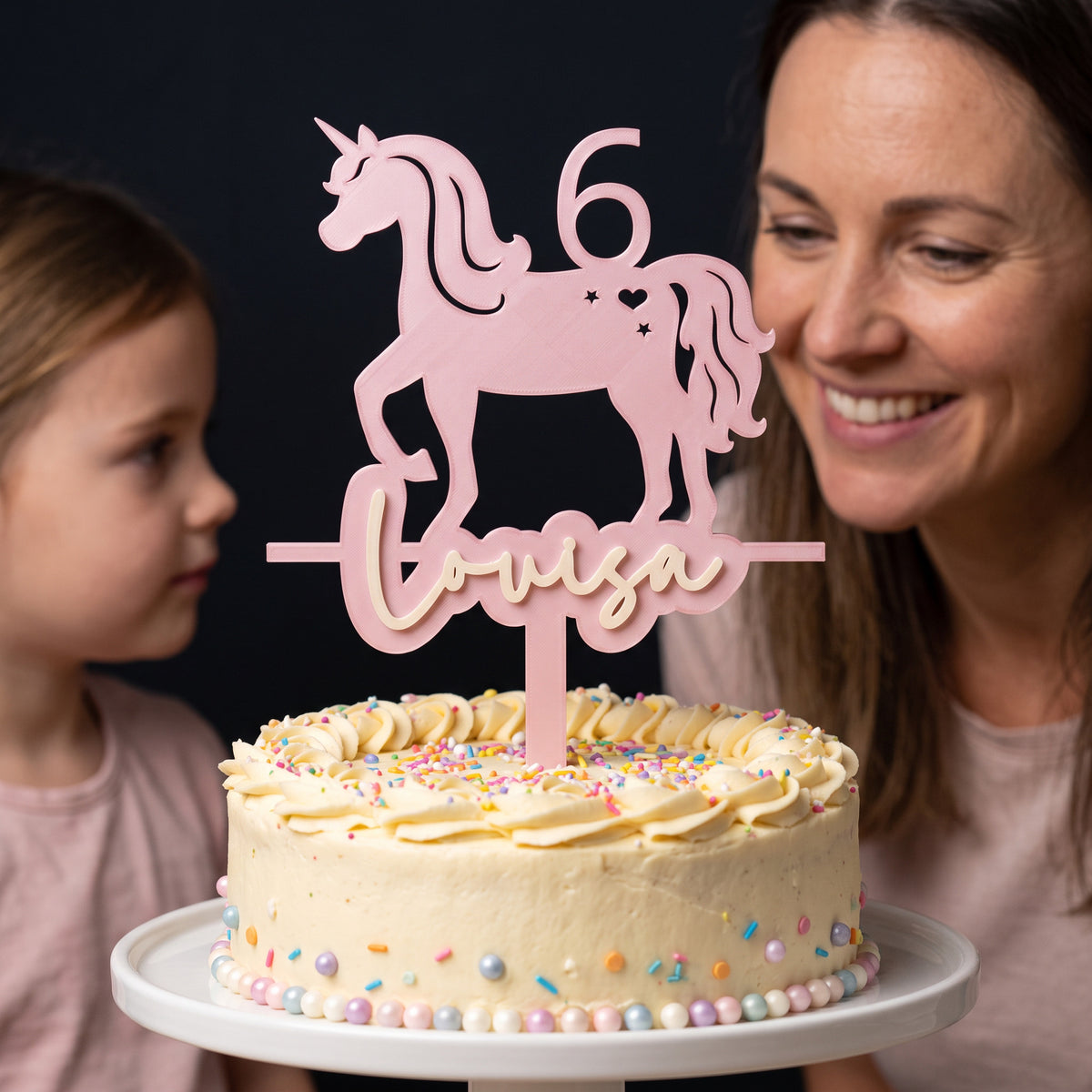 Cake Topper Zahl mit Einhorn, im Einsatz auf einer Geburtstagstorte