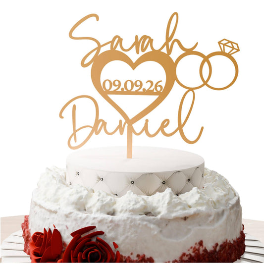 Namen im Herz mit Ringen Cake Topper Gold auf Hochzeitstorte